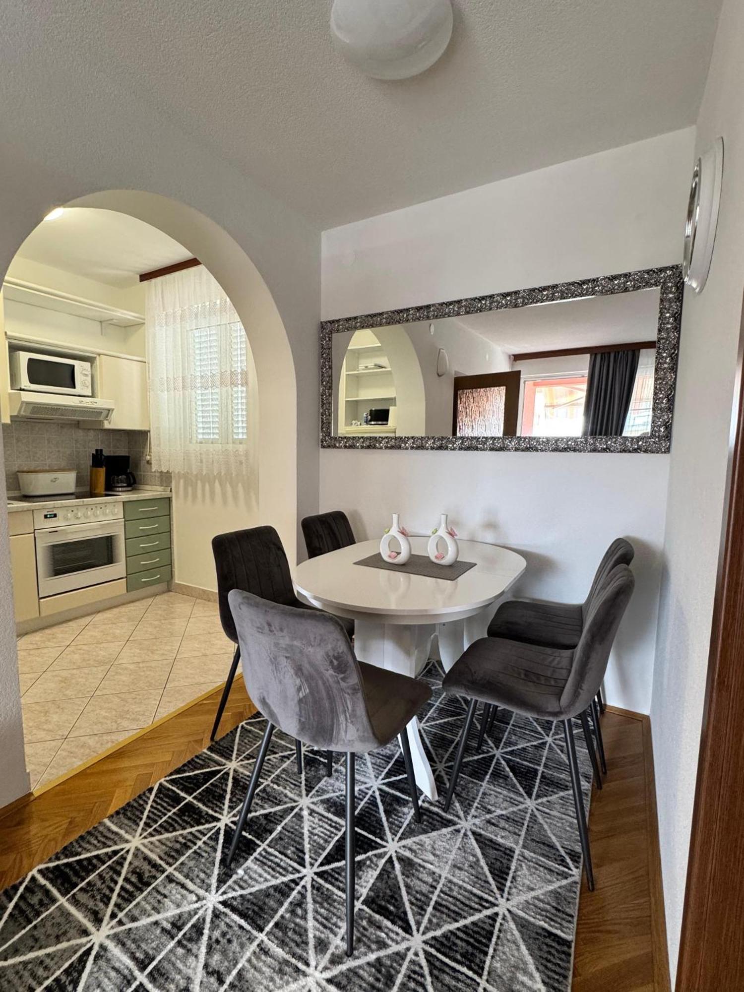 Senada Apartments Selce Esterno foto